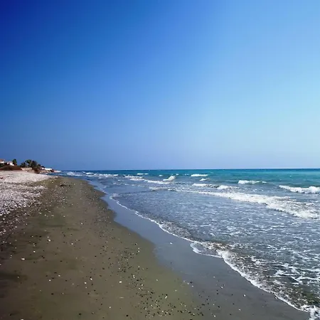 Ammos-beach-pervolia-appartment-fuer-5-personen-120-meter-zum-strand * Perivolia