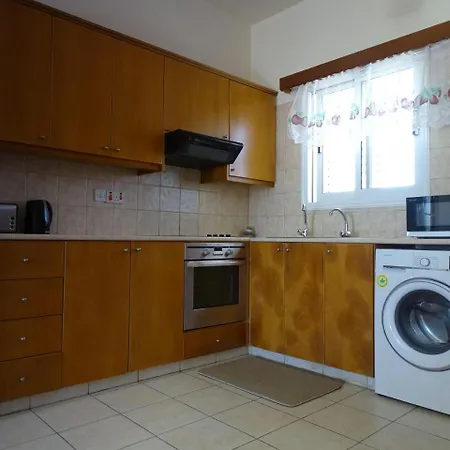Ammos-beach-pervolia-appartment-fuer-5-personen-120-meter-zum-strand Appartamento *